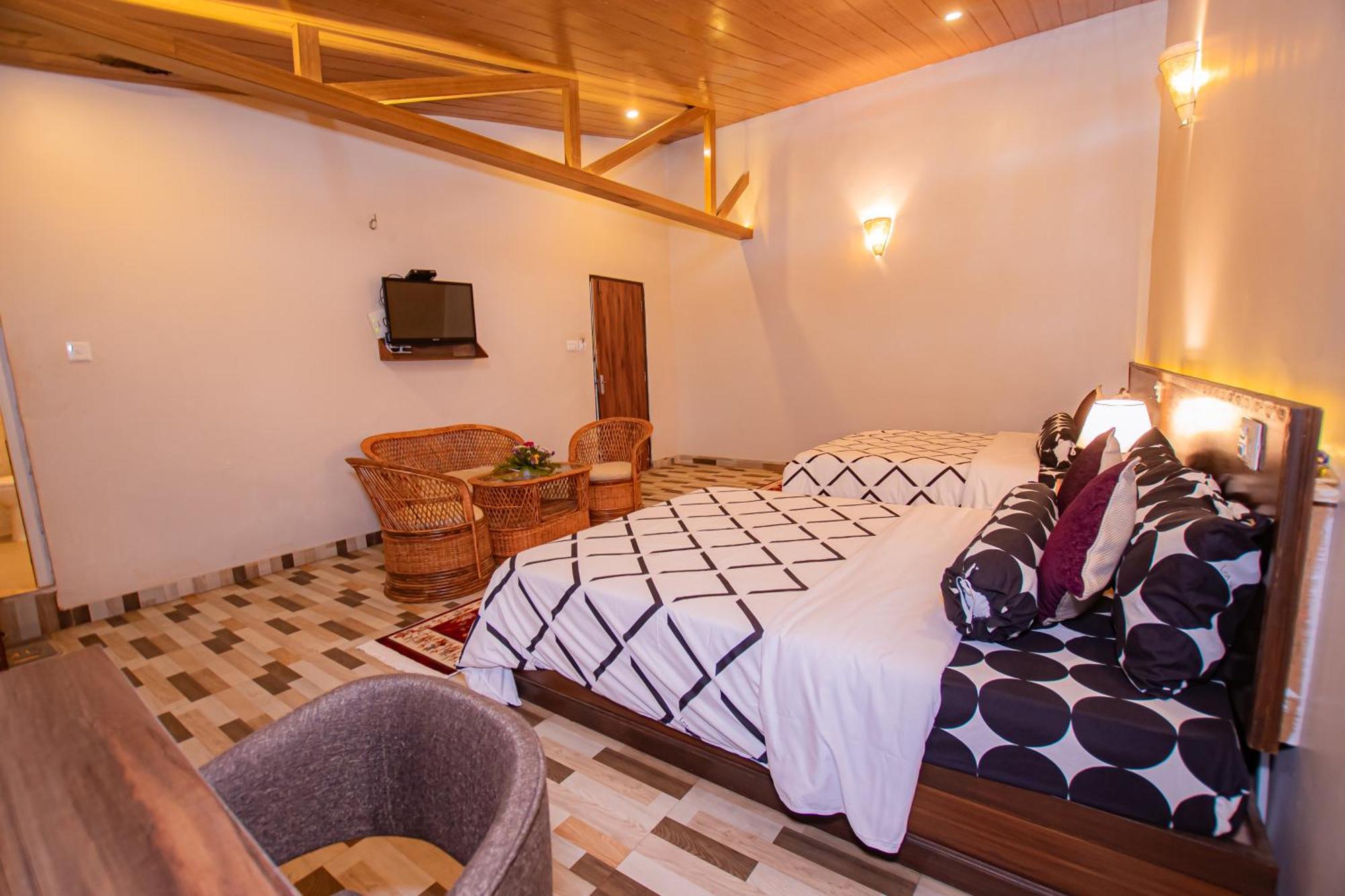 Busy Bee Resort, Pokhara Exterior foto